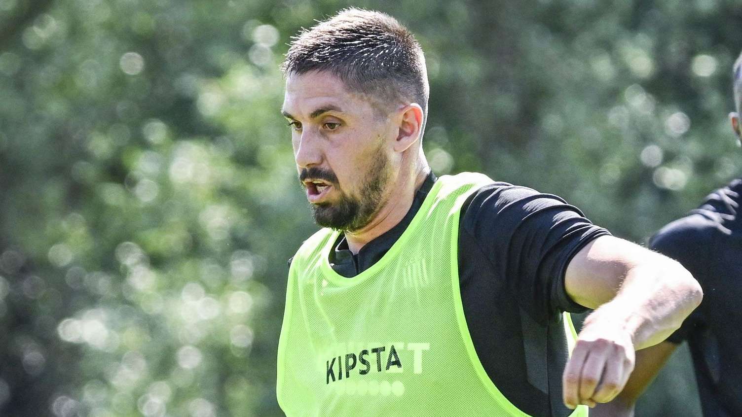 他在球場上 他在球場上